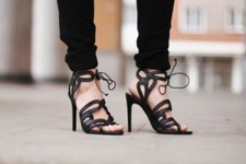 ZARA BNWT BLACK HIGH HEEL