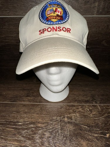Cappello nuovo con - , etichette