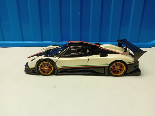 Pagani zonda 18 autoart - pagani, 1/18
