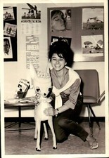 1961 - FOTOGRAFIA DI RAGAZZA IN NEGOZIO I DISCHI - 