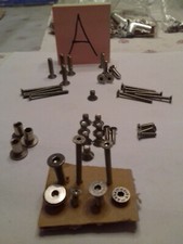 DISENIA CONFEZ. "A"  KIT VITI INOX  BOX DOCCIA  PER RUOTE PATTINI CARRELLO   