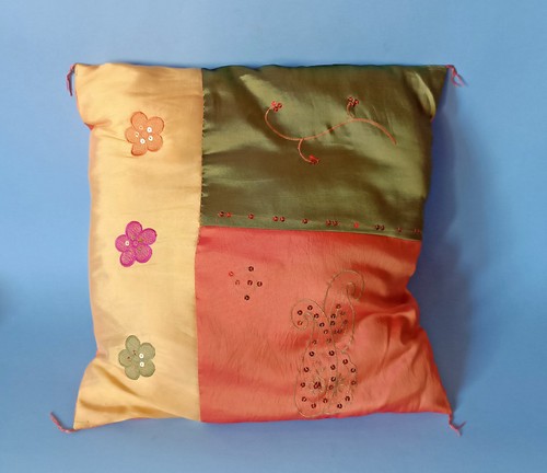 Cuscino stoffa ricamato con - cuscino,
