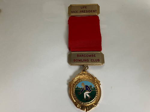 Medaglia smaltata vintage