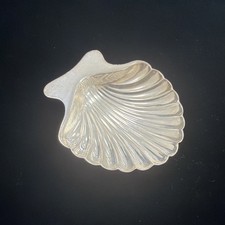 Piccolo piatto smerlato con