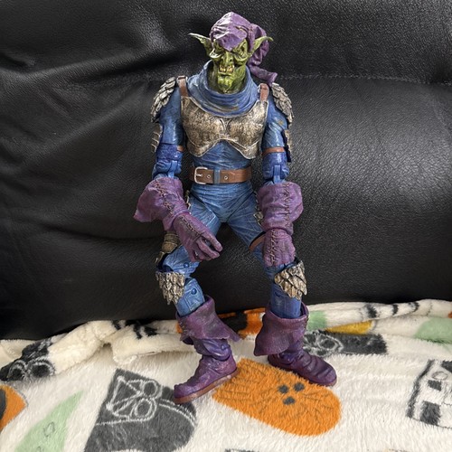 2005 green goblin poseable - 12",