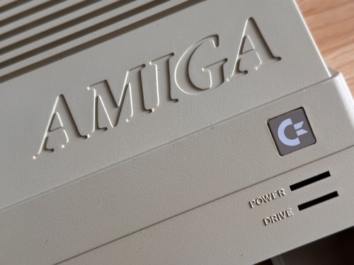 Commodore amiga 500 case - commodore,