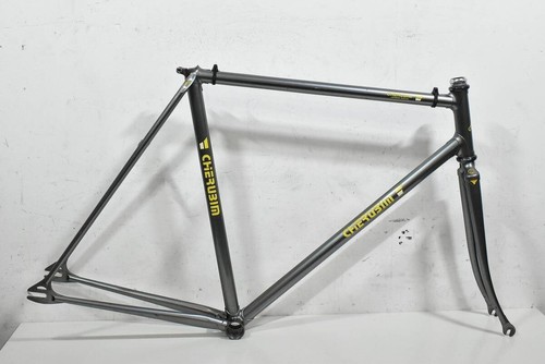 Cherubim set telaio - set, pista