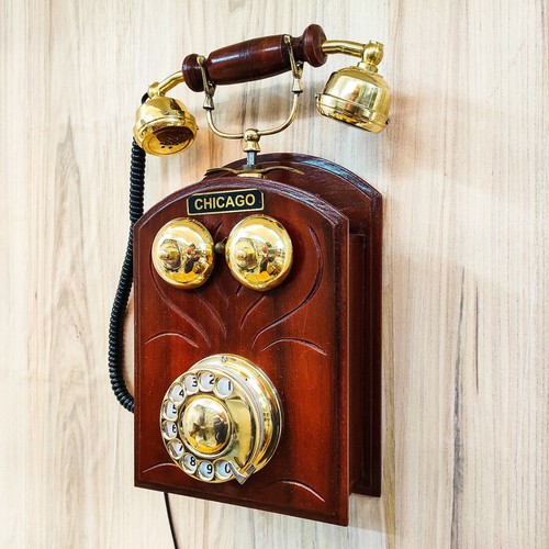 Antico telefono vintage - , in