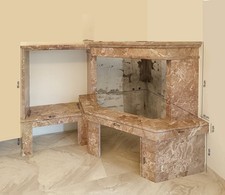 camino in marmo ad angolo