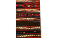 IC104 Handgewebter Teppich