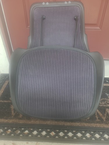 Herman miller aeron chair - herman,