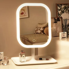 Specchio cosmetico dal design
