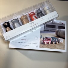 Treno a mano e cuore più creature del bosco