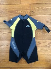 muta bagnata corta bambino