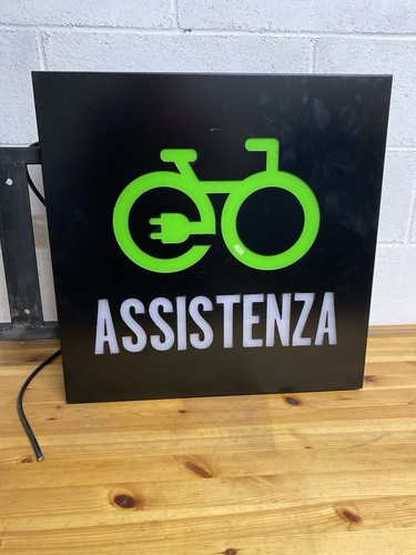 Insegna bifacciale con logo - bifacciale,