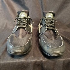NIKE AIR HUARACHE F22 TRAINERS