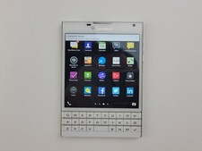 BlackBerry Passport Q30 (SQW100-1) 32 GB (GSM sbloccato) - BLEMISHED - H3069