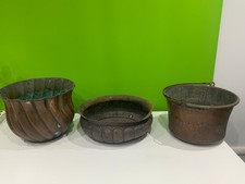 secchio e vasi di rame usati