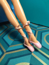 "MATTEL" Scarpe per Barbie Ballerina, vintage, Anni 70, colore rosa, Hong Kong.