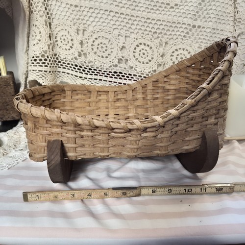 Vintage vimini dondolo bambola