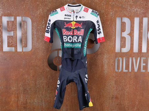 Specialized red bull bora - bull,