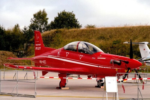 302731 foto pilatus 21 - foto,