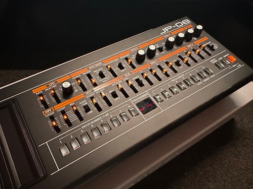 Roland boutique synth - jp-08,