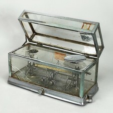 Antica bilancia a torsione