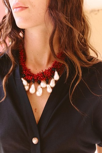 Nuova con etichette - con, collana