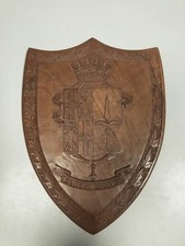 Crest in Legno Intagliato