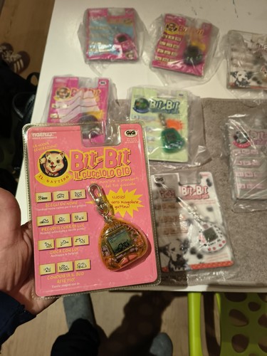 Tamagotchi bit tiger gig - tamagotchi,