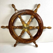 Timone nave interno elegante