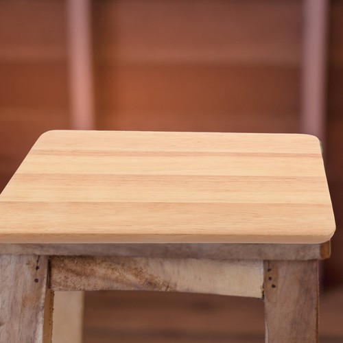 Sgabello quadrato legno - in,