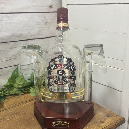Chivas regal whisky - chivas, bottiglia