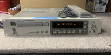 Tascam CD-RW5000 con RC-RW5000