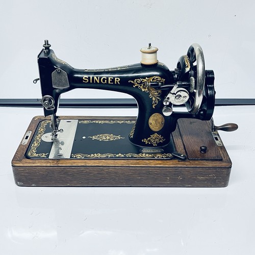 Vintage 1920s singer hand - 1920s,