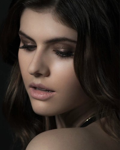 Foto sexy alexandra daddario - alexandra,