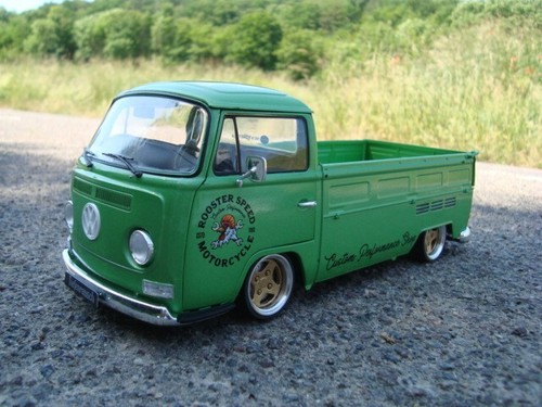 Pianale con cerchi - 1:18,