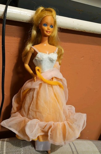 Mattel barbie peaches cream - peaches, n