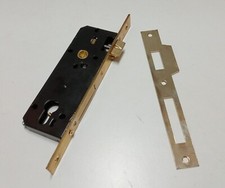 Serratura da infilare scrocco