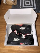Supreme Jordan Retro 5 nero e