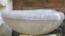r702 Antica acquasantiera
