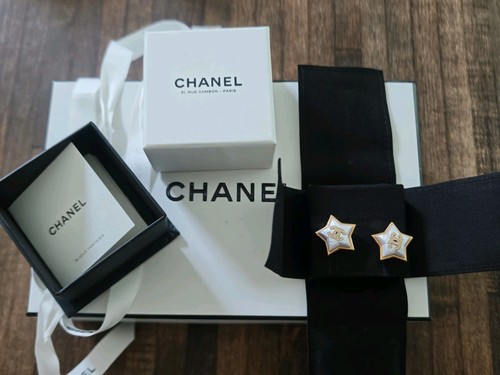 Chanel stud gold - chanel,