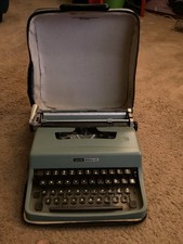 vintage olivetti lettera 32