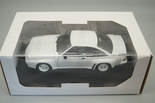 Revell opel manta - 1/18, 400