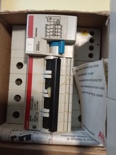 magnetotermico differenziale 10A Quadripolare ABB
