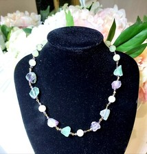 Collana da donna fatto a mano di pietre naturali (fluorite).