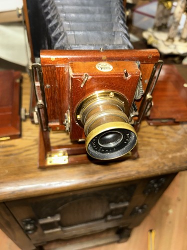Antica macchina fotografica