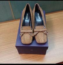 Prada pumps JAPAN