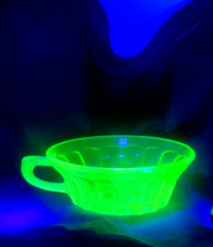 URANIO TAZZA  URANIUM GLASS